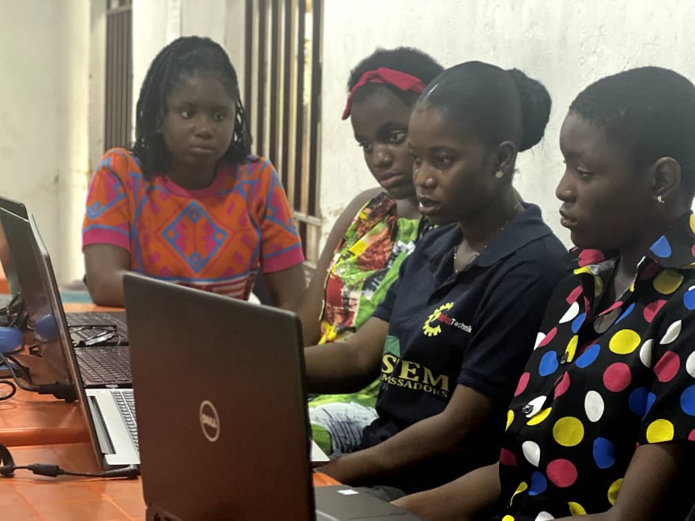 Teens digital skills training